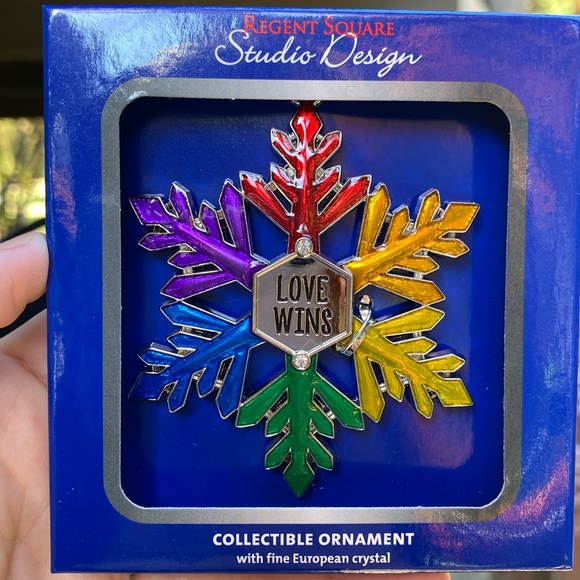 Love Wins beautiful snowflake ornament with European crystals - Picture 2 of 4